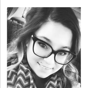 Meet your Posher, Abby